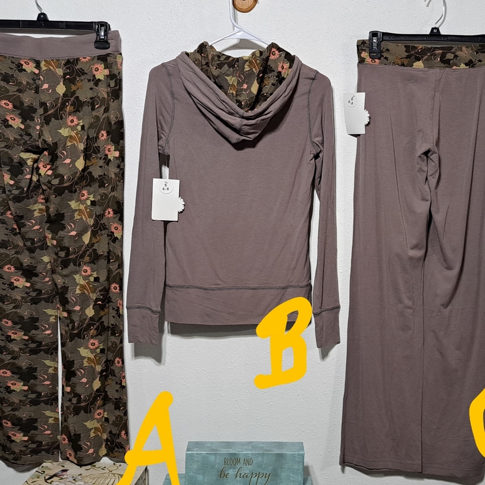 Camo Gal yoga pants n jacket, All 3 pieces for $23 sz. sm - Picture 3 of 11